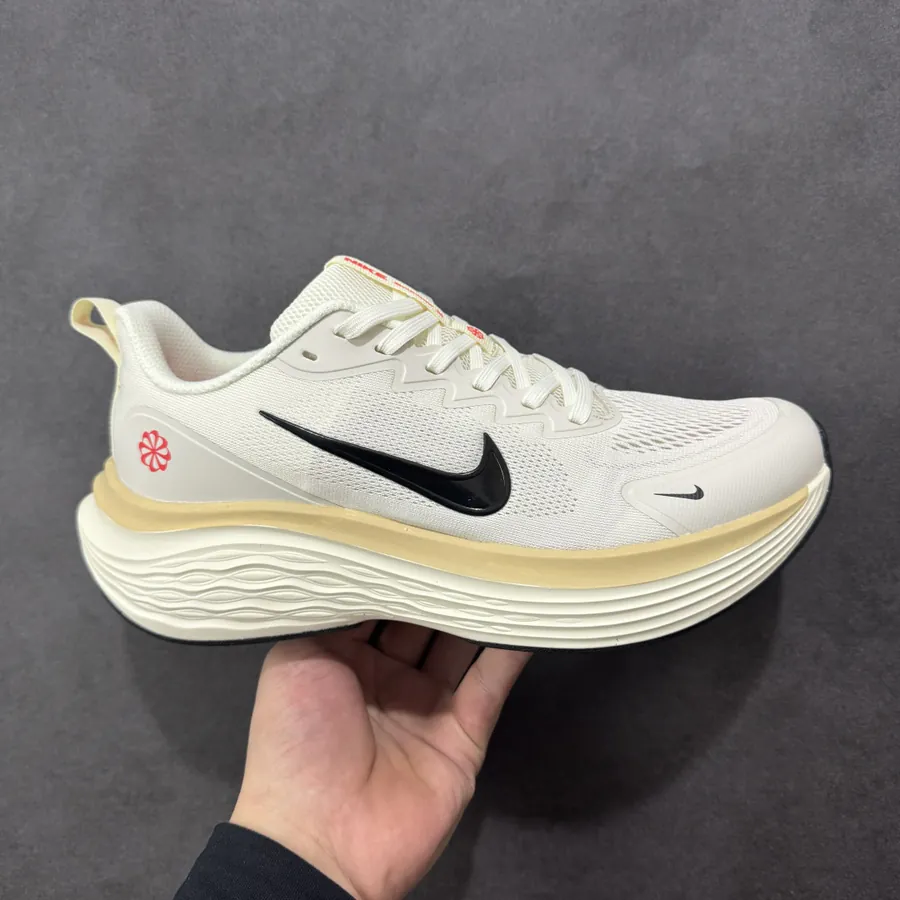 Nike Air Zoom Structure 26th Generation Running Shoes