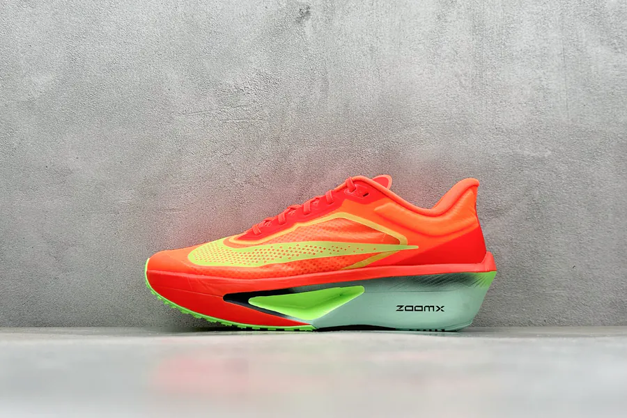 Nike Zoom Fly 6 Lightweight Running Shoes with Flyknit Material