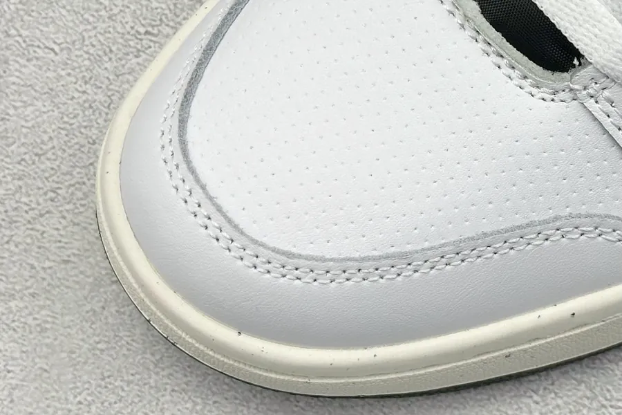 Nike Full Force Low Retro Style Sneaker