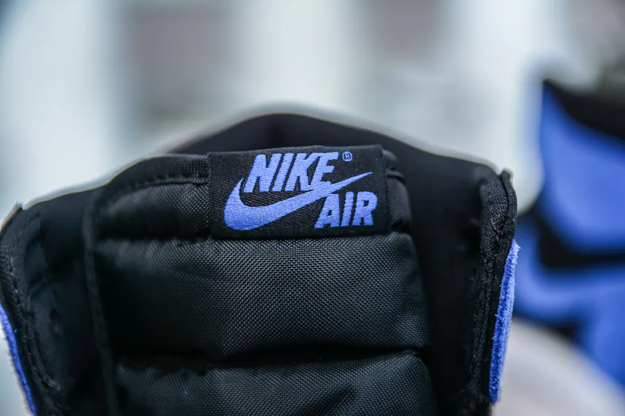 Air Jordan AJ1 Retro High in Royal Blue