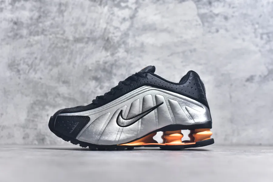 Nike SHOX R4 Low Top Athletic Sneakers