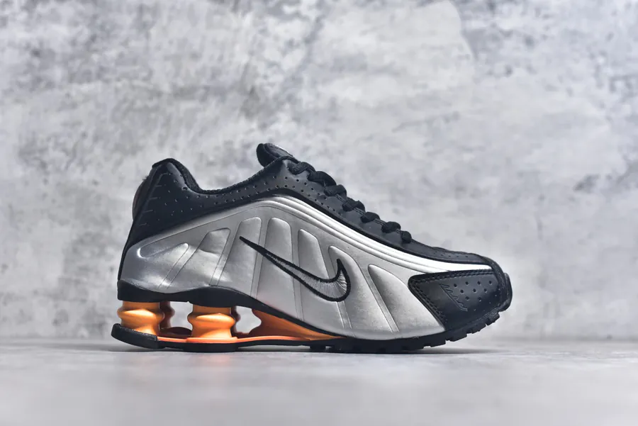 Nike SHOX R4 Low Top Athletic Sneakers