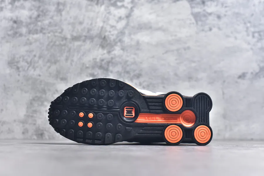Nike SHOX R4 Low Top Athletic Sneakers
