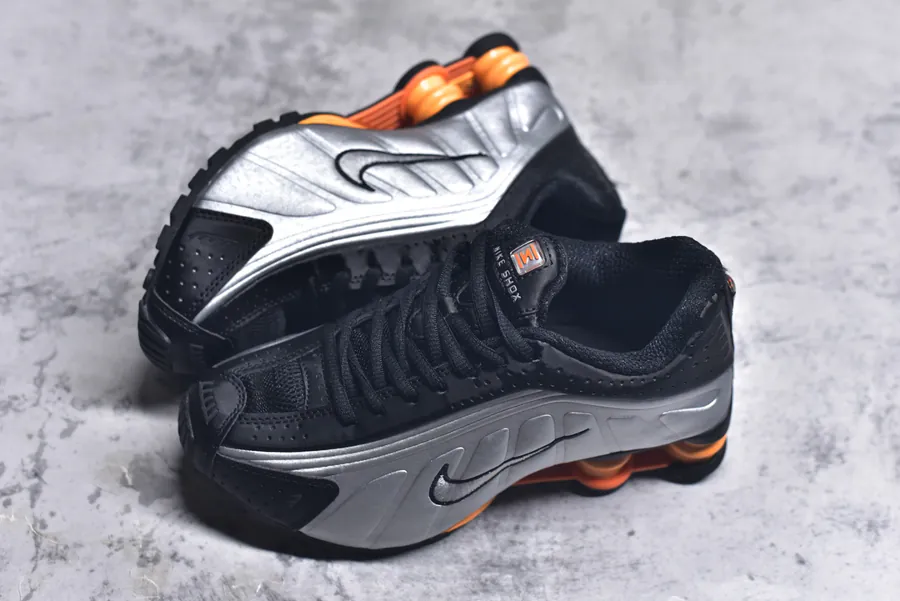 Nike SHOX R4 Low Top Athletic Sneakers