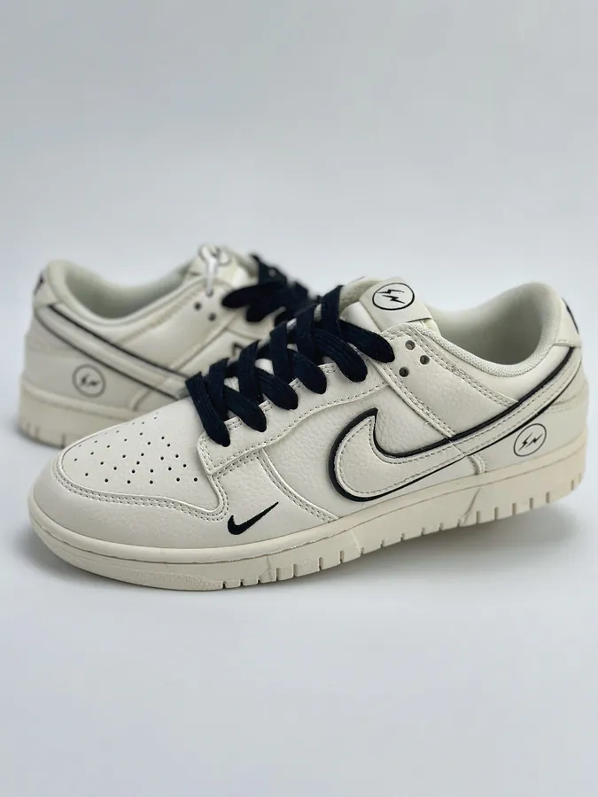 NIKE SB Dunk Low x Fragment Design by藤原浩 White Black