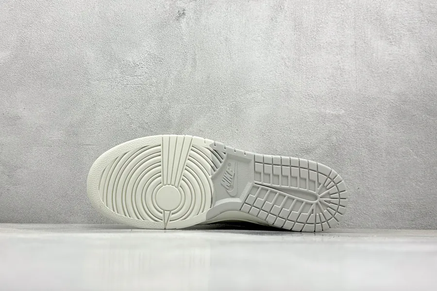 Nike SB Dunk Low SC Version, 3M Reflective, Clean Leather, Minimalist Design