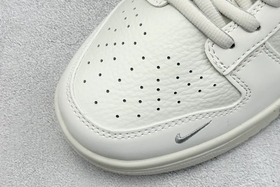 Nike SB Dunk Low SC Version, 3M Reflective, Clean Leather, Minimalist Design