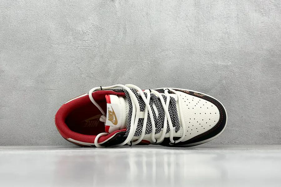 Nike SB Dunk Low Snake Year Edition