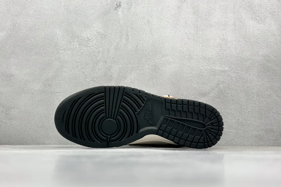 Nike SB Dunk Low Snake Year Edition