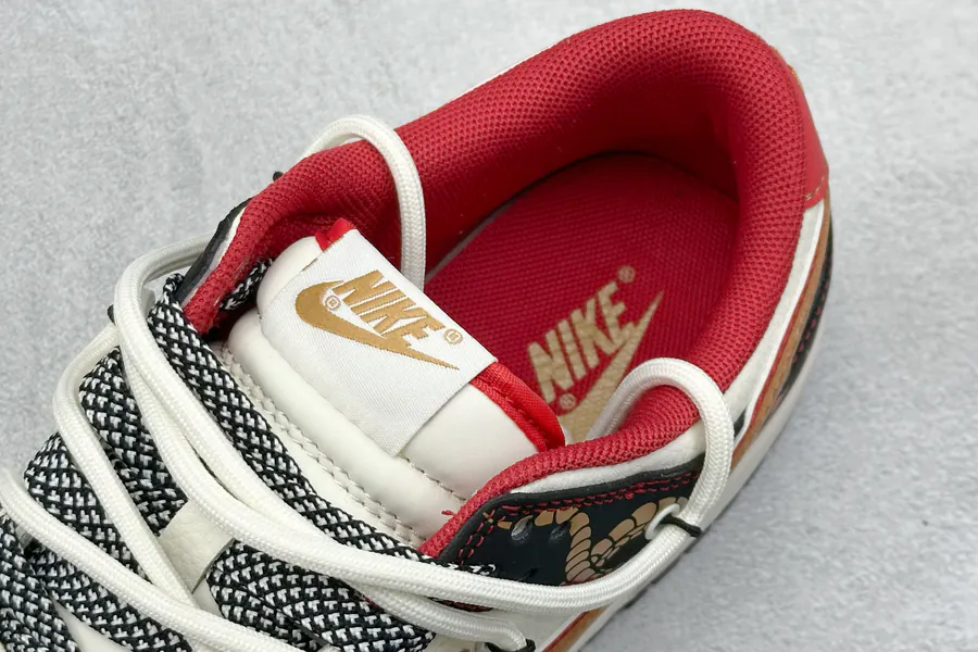 Nike SB Dunk Low Snake Year Edition