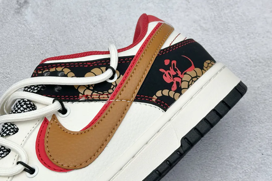 Nike SB Dunk Low Snake Year Edition