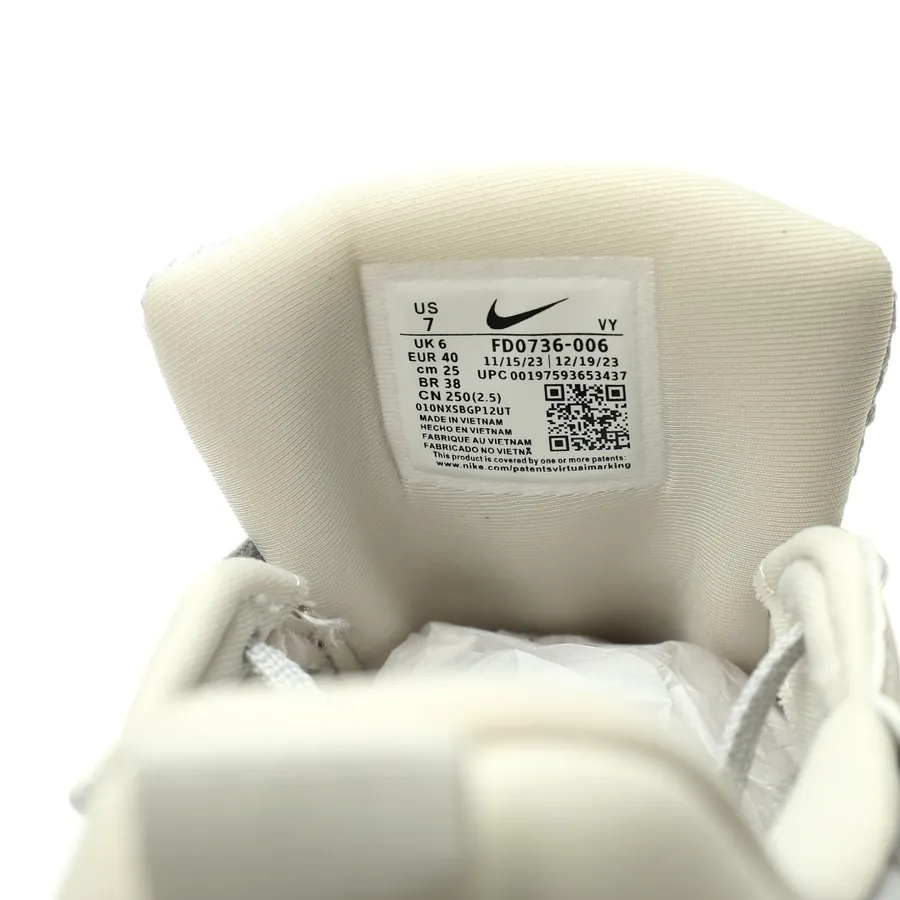 Nike Wmns V2K Runtekk Low Photon Dust Summit White