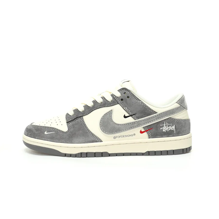 SB Dunk Low Retro SP by You Retro Style Low Top Sneaker