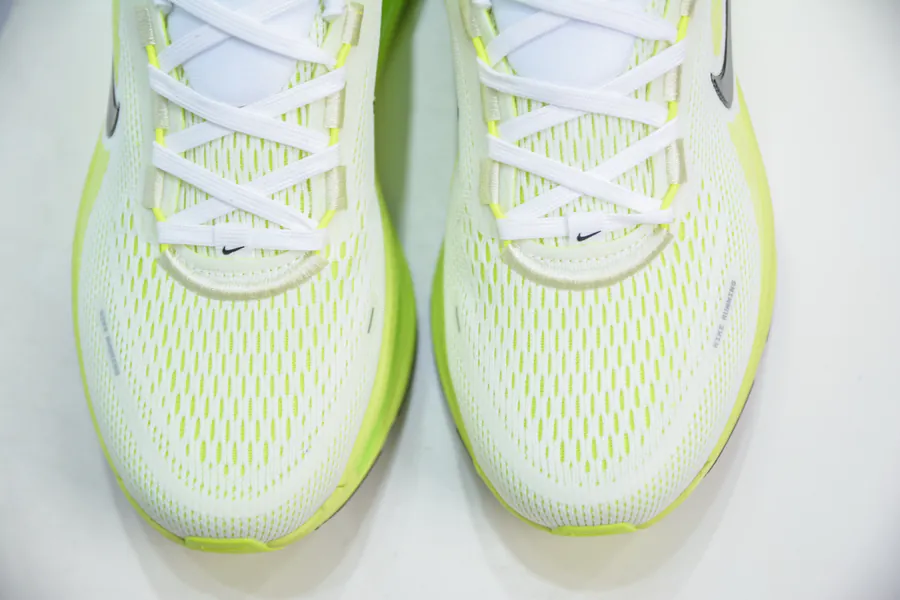 Nike NK Zoom VOMERO 18 Lightweight Running Shoes