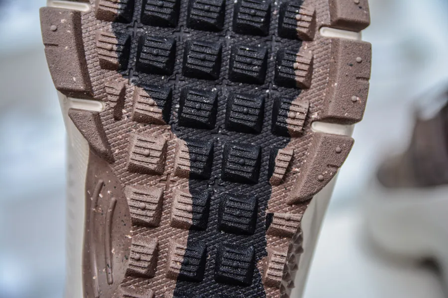 Nike Zoom Vomero Roam Running Shoes