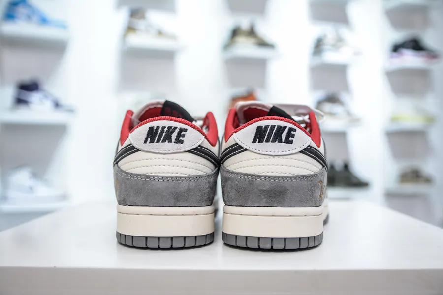Nike SB Dunk Low x Supreme 2020 Limited Edition