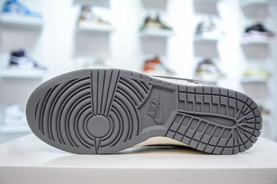 Nike SB Dunk Low x Supreme 2020 Limited Edition