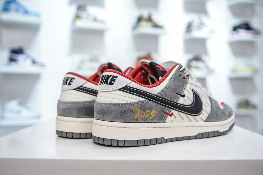 Nike SB Dunk Low x Supreme 2020 Limited Edition