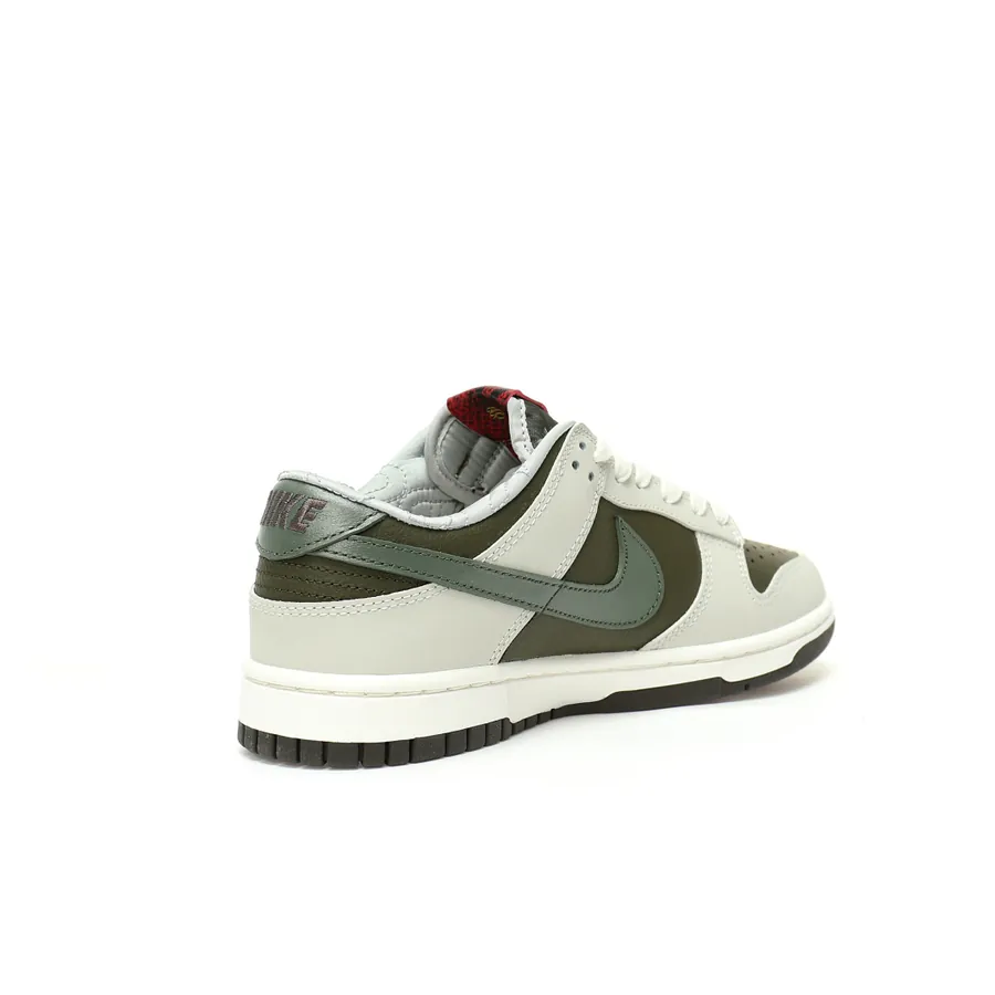 Nike SB Dunk Low Year of the Snake Edition