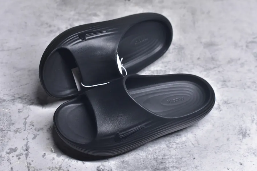 Nike ReactX REJUVEN8 Slide Slide with Simple and Comfortable Design