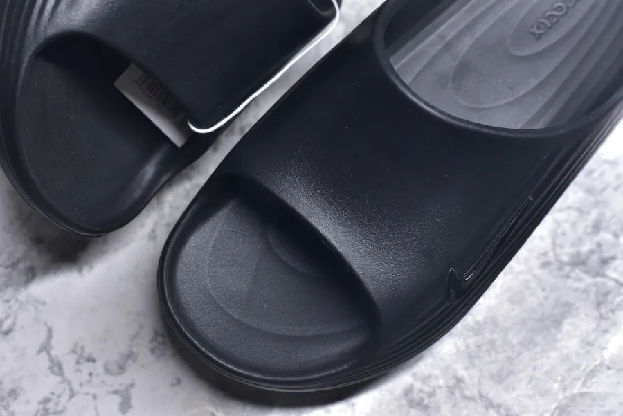 Nike ReactX REJUVEN8 Slide Slide with Simple and Comfortable Design