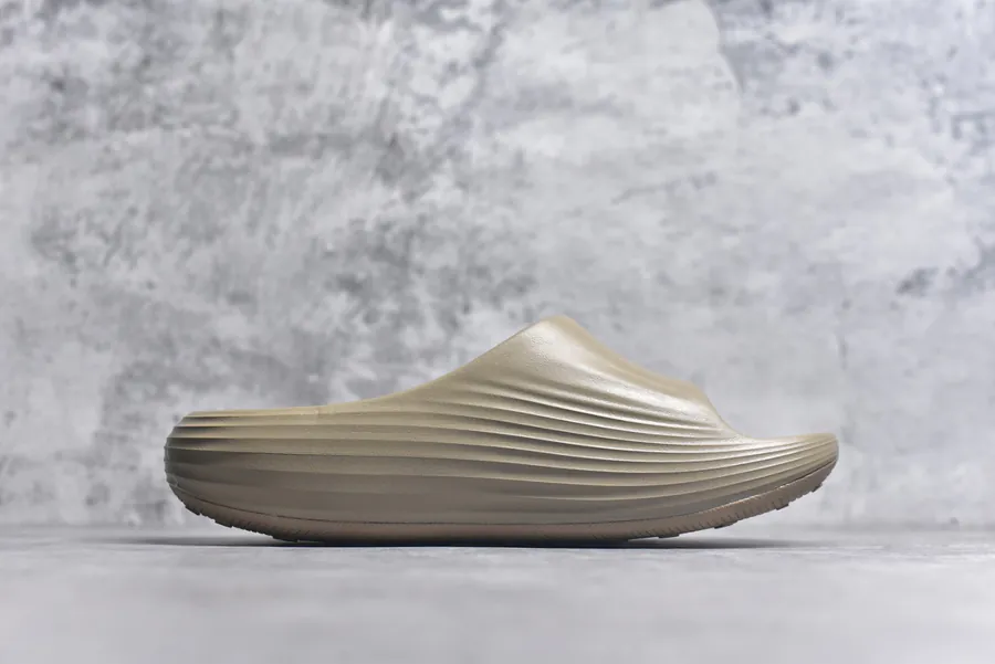 Nike ReactX REJUVEN8 Slide Simple and Comfortable Slides