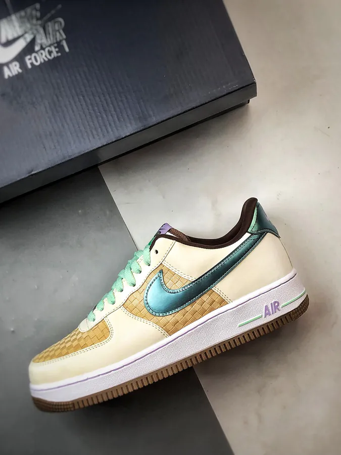 Exclusive Original Air Force 1 07 Low in Woven Beige and Green