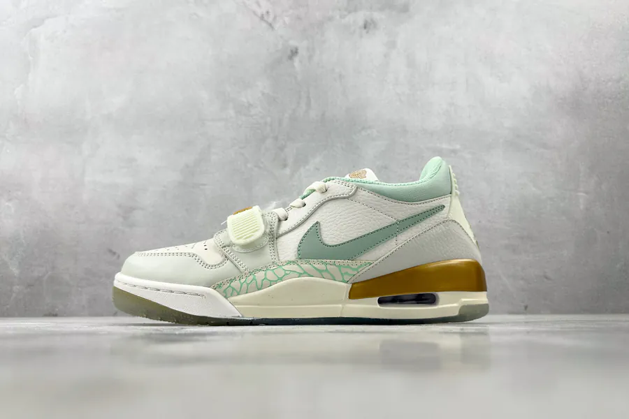 Jordan Legacy 312 Low in Mint Green