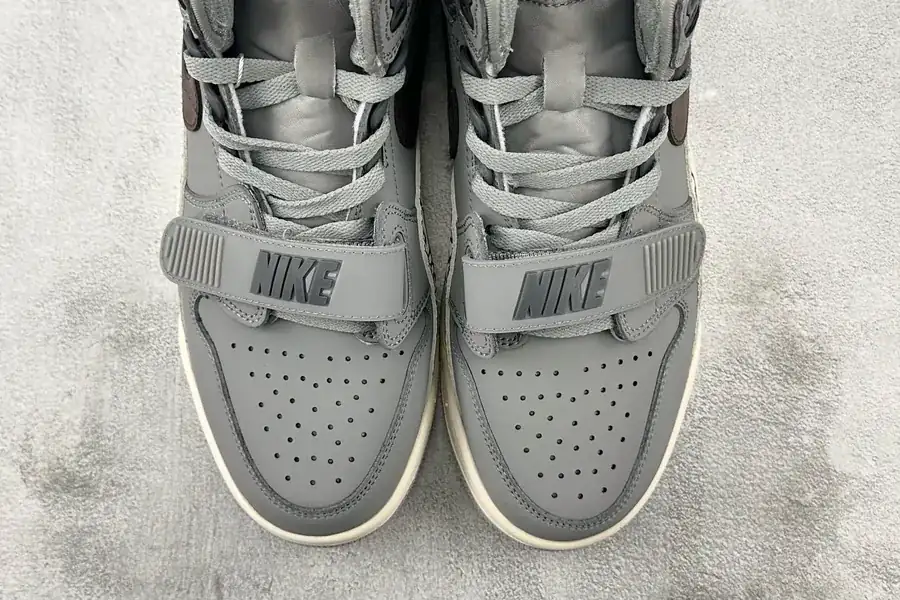 Jordan Legacy 312 in Gray Cement