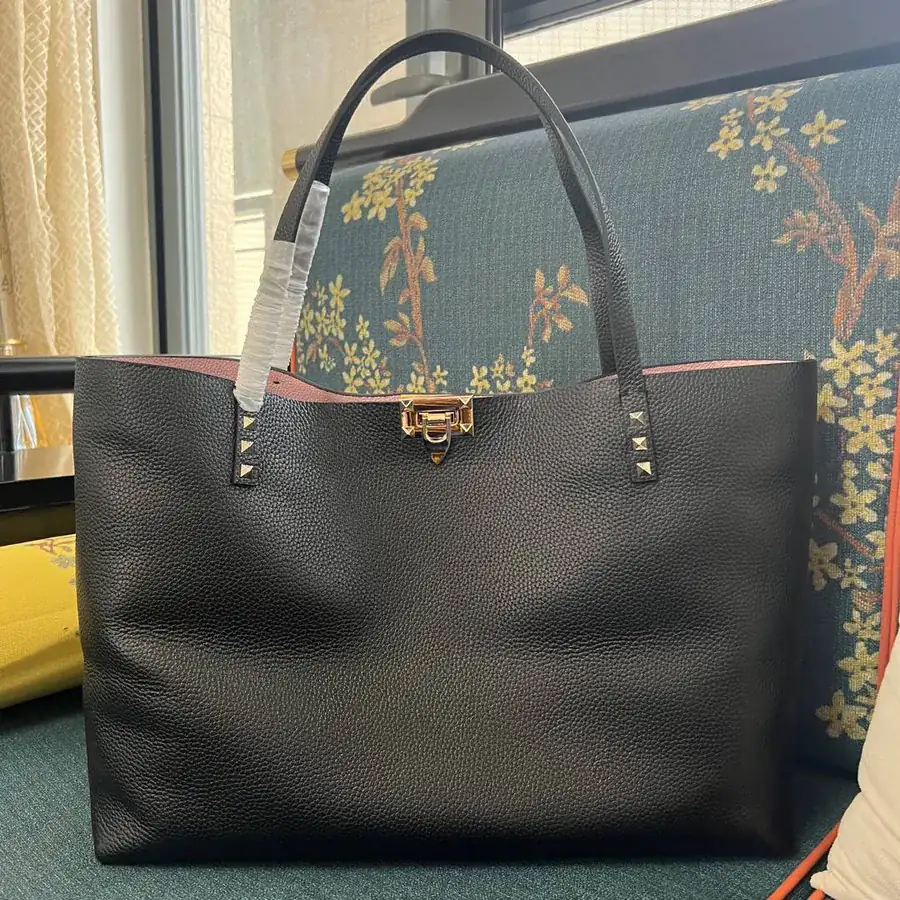 Garavani Rockstud Tote Large