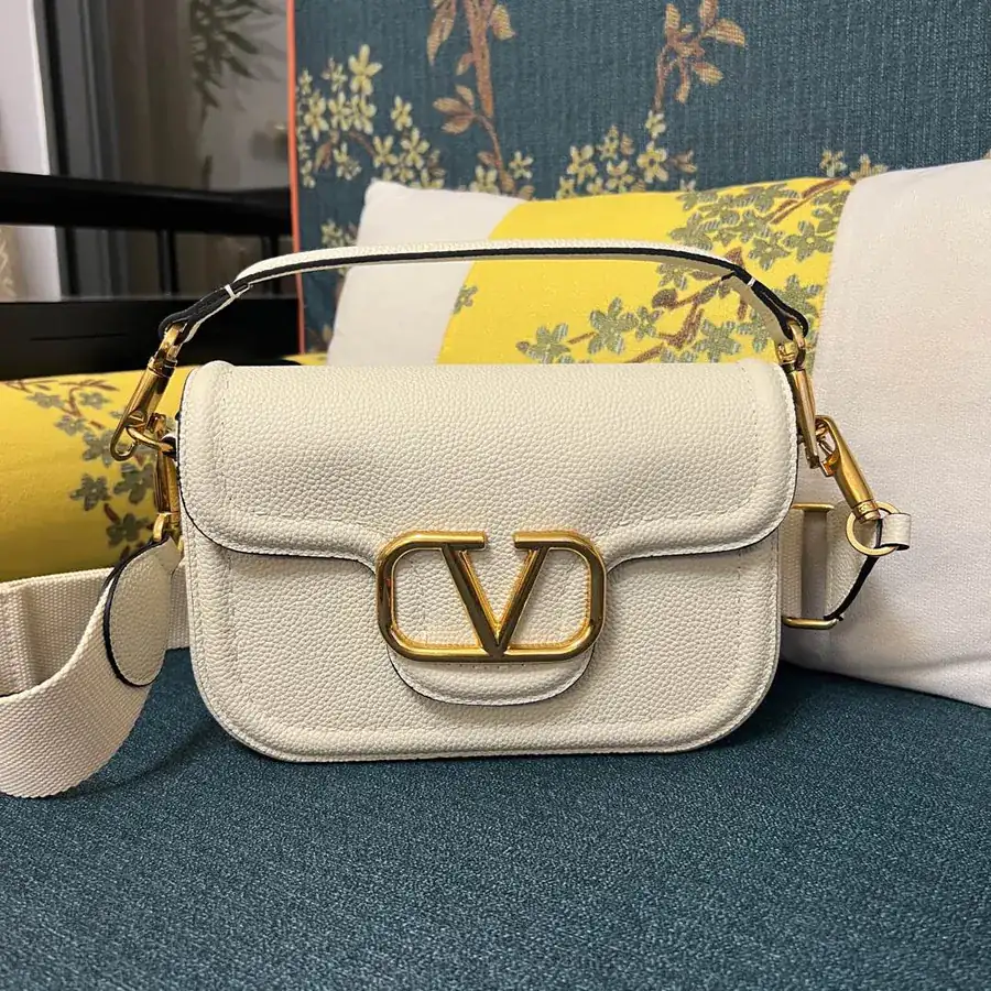 GARAVANI Alltime Bucket Bag in Grained Calfskin