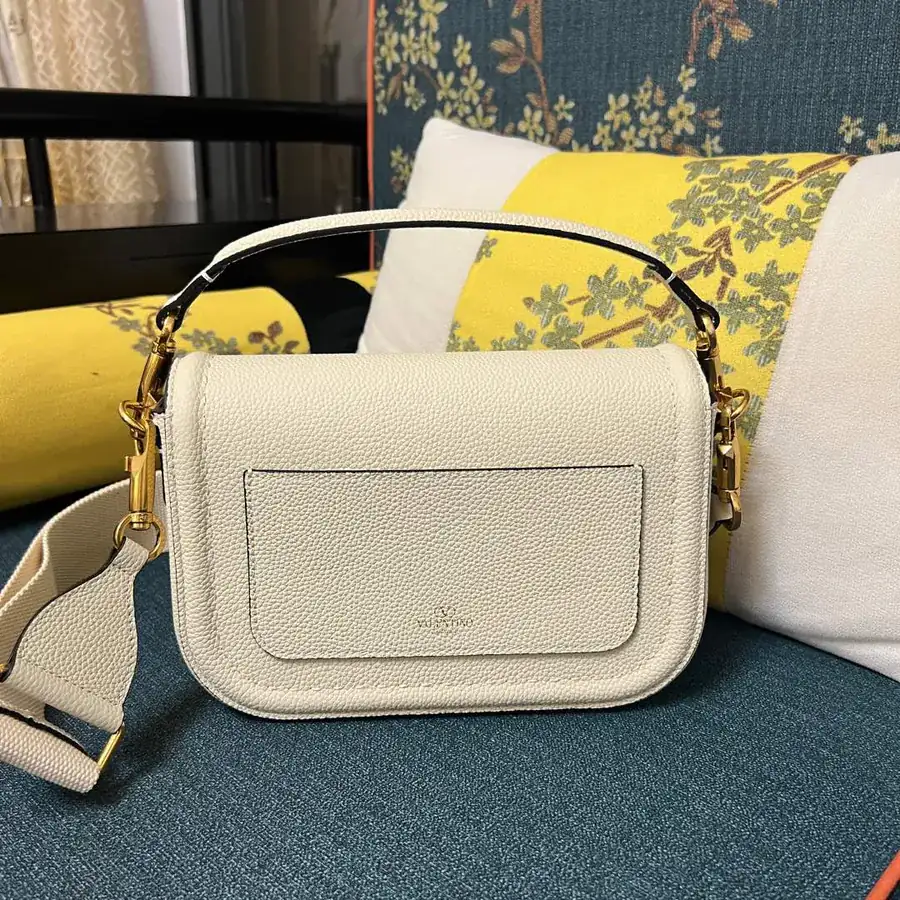 GARAVANI Alltime Bucket Bag in Grained Calfskin