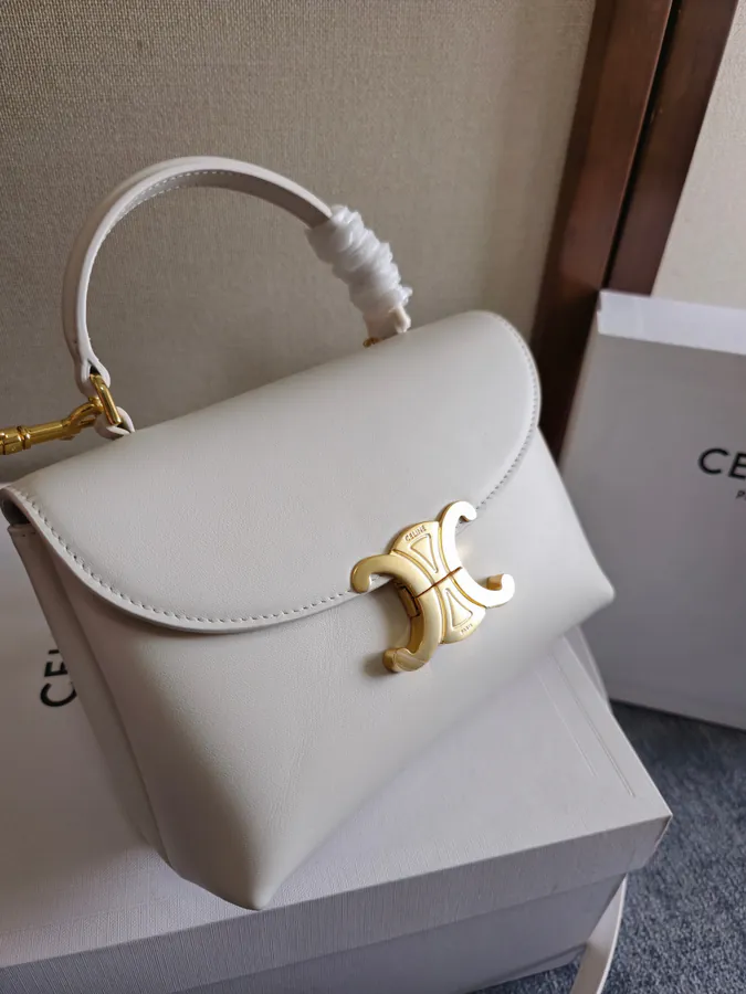 CE Kelly Handbag Classic Design, Premium Feel