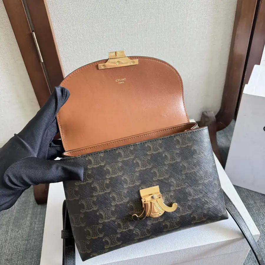 CE Kelly Handbag Classic Design, Premium Feel