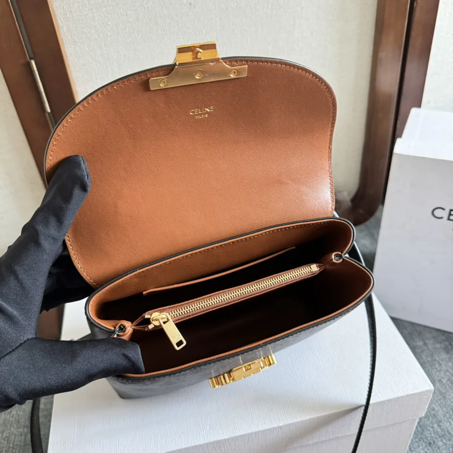 CE Kelly Handbag Classic Design, Premium Feel
