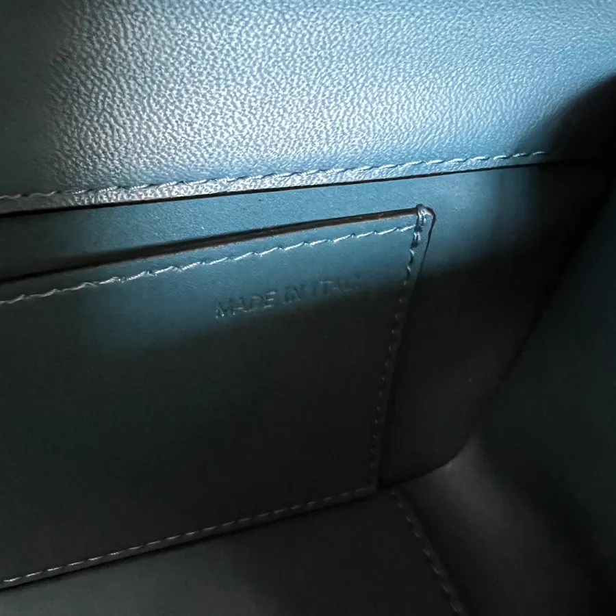 Locò Bucket Bag in Grained Calfskin, Large Size