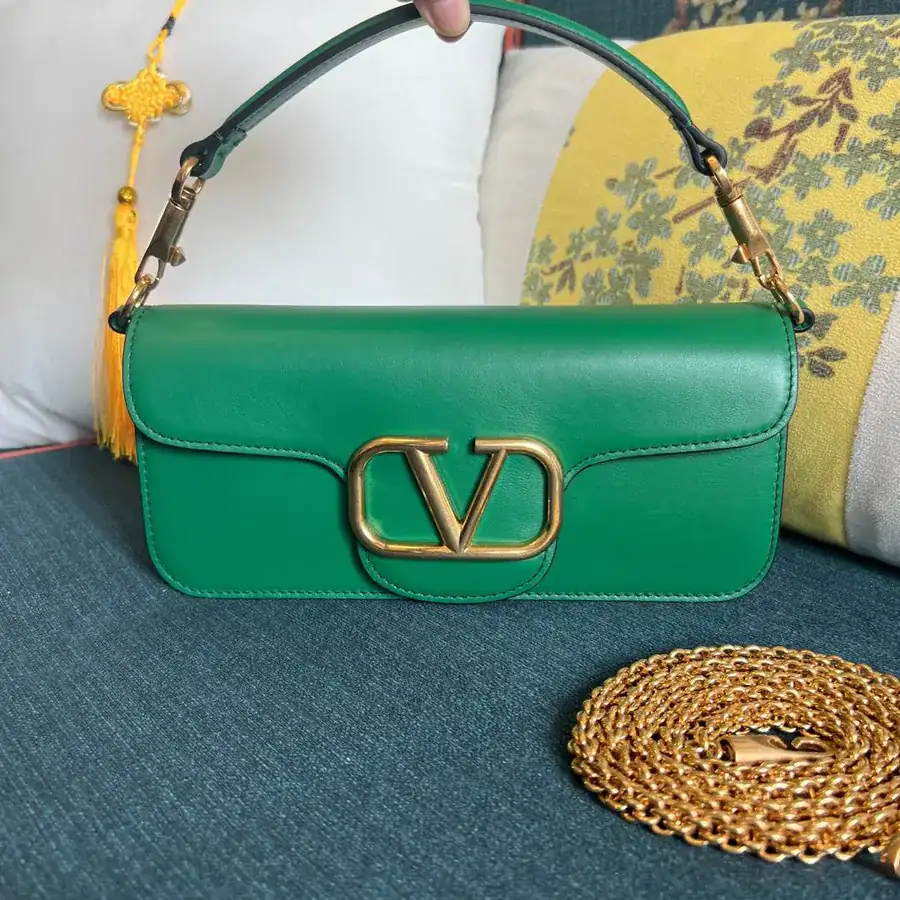 Locò Bucket Bag in Grained Calfskin, Large Size