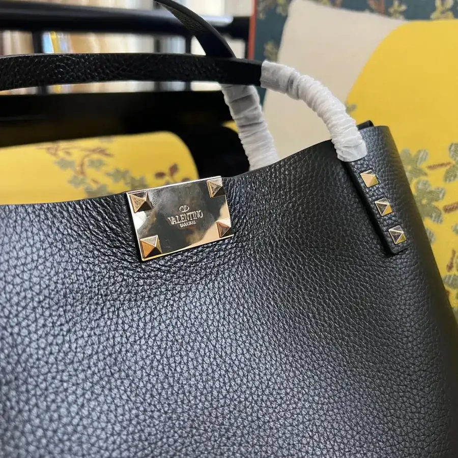 Garavani Rockstud S Tote Small