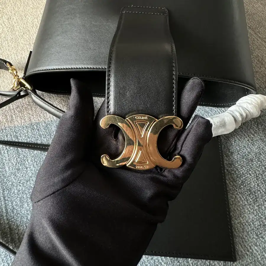 Casa New Bucket Bag in Grained Calfskin