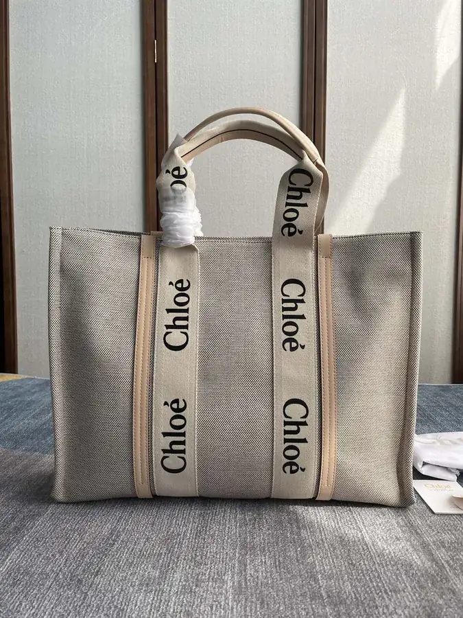 Chloe Woody Tote Bag in Grained Calfskin