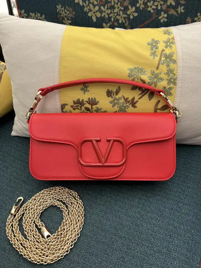 Locò Bucket Bag with Colorful VLogo Signature