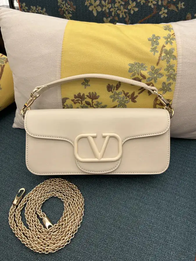 Locò Bucket Bag in Colorful VLogo Signature