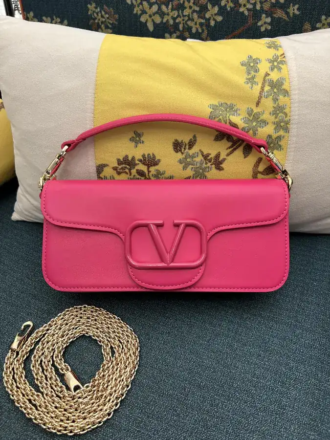 Locò Bucket Bag with Colorful VLogo Signature