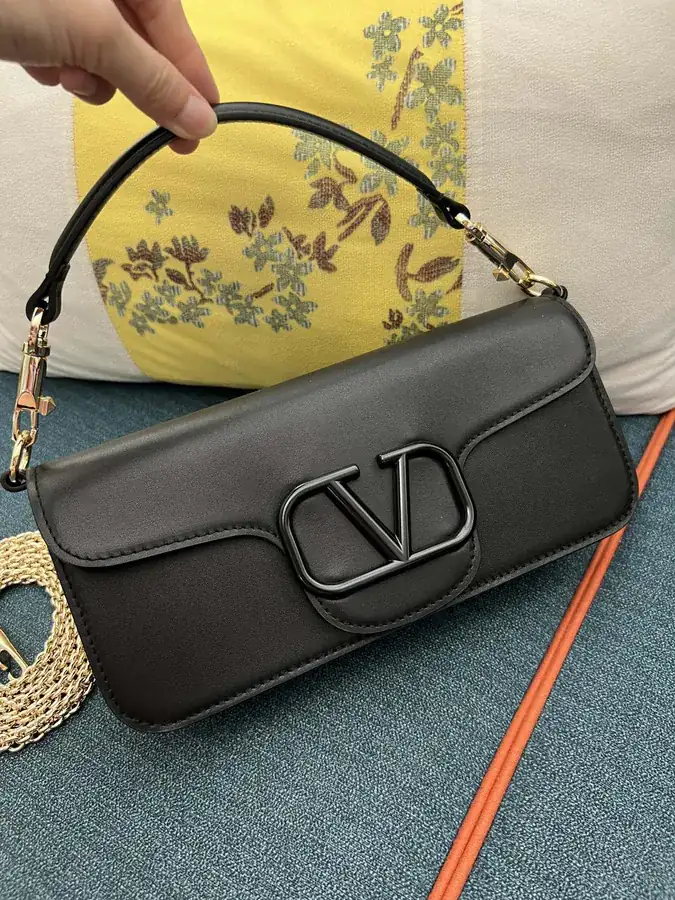 Locò Bucket Bag in Grained Calfskin