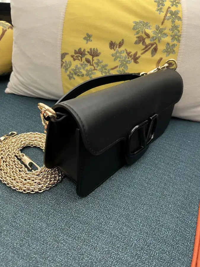 Locò Bucket Bag in Grained Calfskin