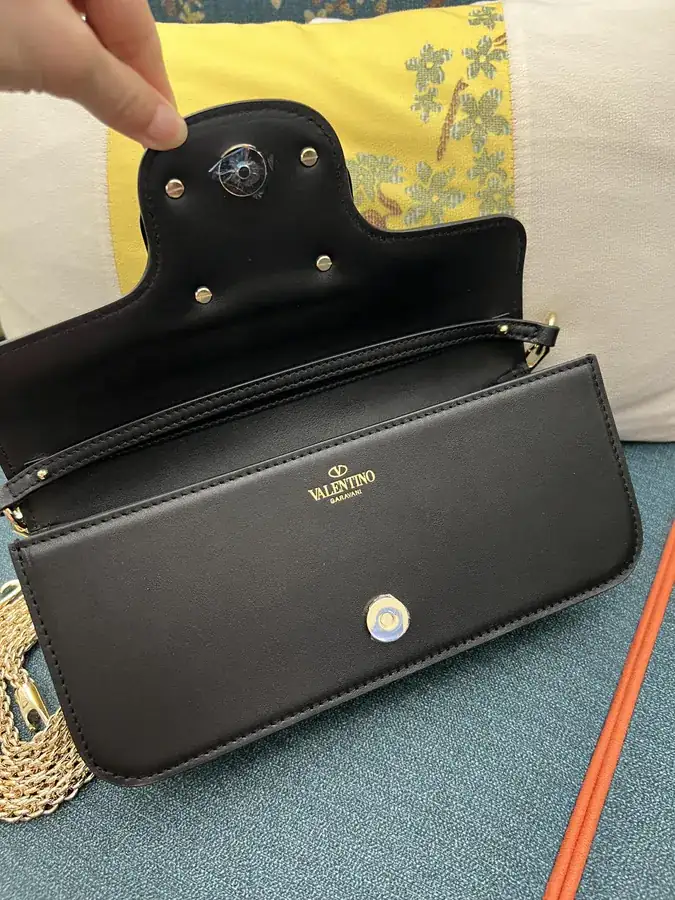 Locò Bucket Bag in Grained Calfskin