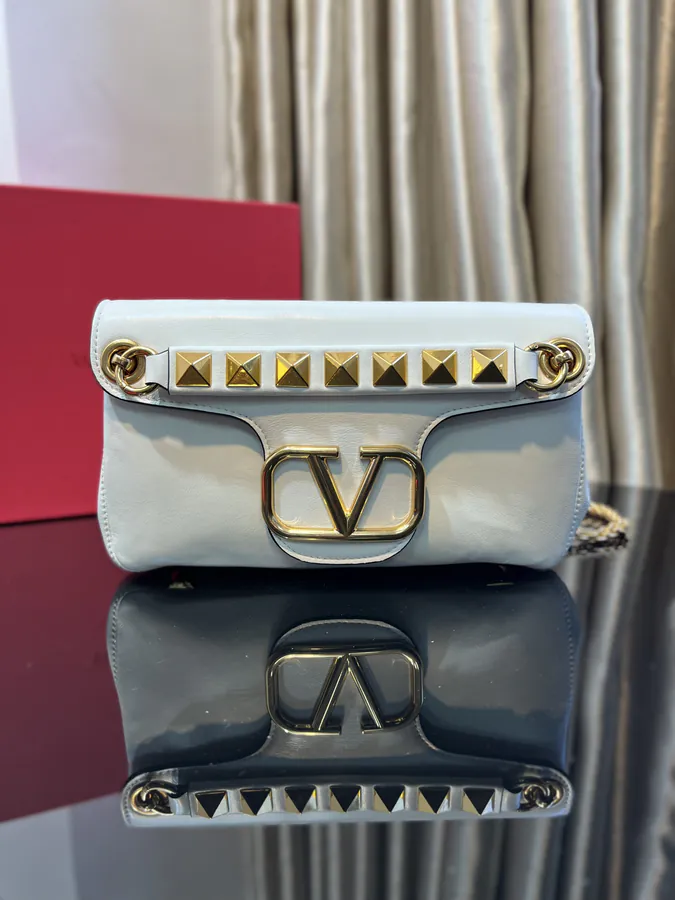 Garavani Stud Sign Soft Leather Shoulder Bag