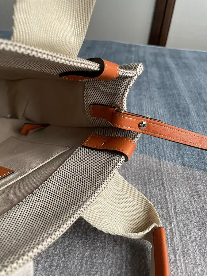 Chloe Small Woody Tote Bag with Shoulder Strap