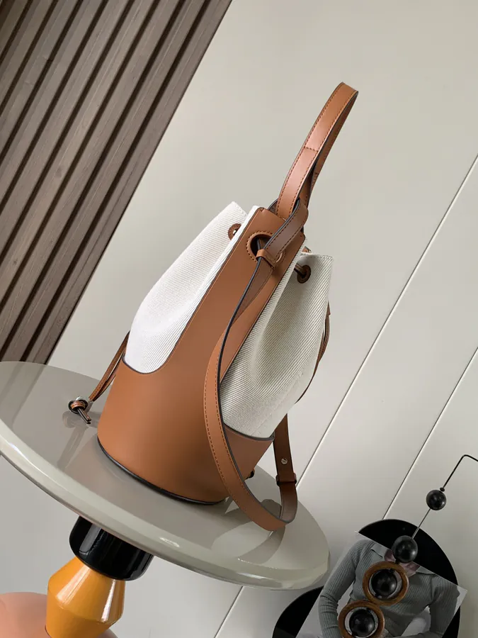 P750 Balloon Bucket Bag Large Size