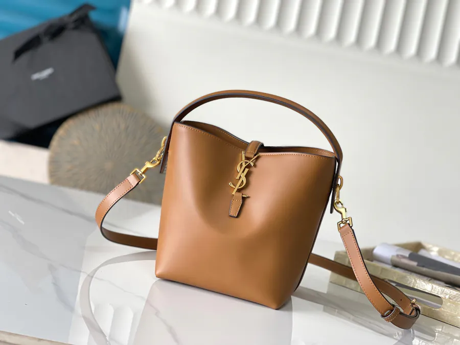 P750 LE 37 Bucket Bag Medium